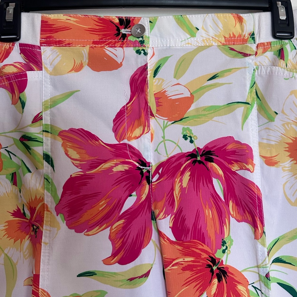 Chico’s size 3(XL/16) Tropical Crop Pants - Picture 3 of 7